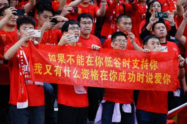 徐杰17分广东逆转青岛 王哲林20+10上海胜广州